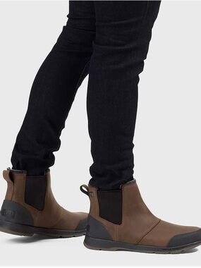 Sorel Men’s Brown Chelsea Boots with Black Elastic Panels